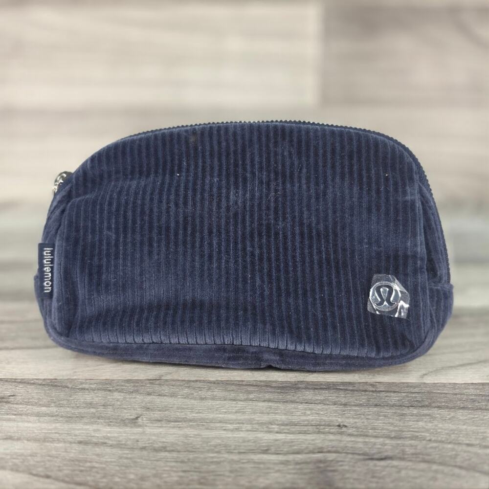 Lululemon Everywhere Belt Bag Corduroy True Navy NWT 1L Crossbody Bag